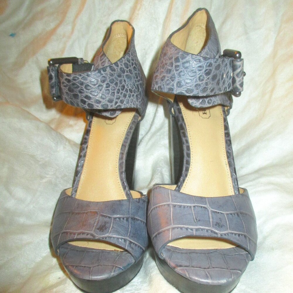 Coach Maze Croc Embossed Platform sandal Womens Size 6.5M- Steel Gray